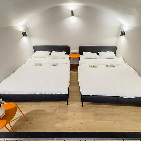 New Modern Art Loft Apartment, Center