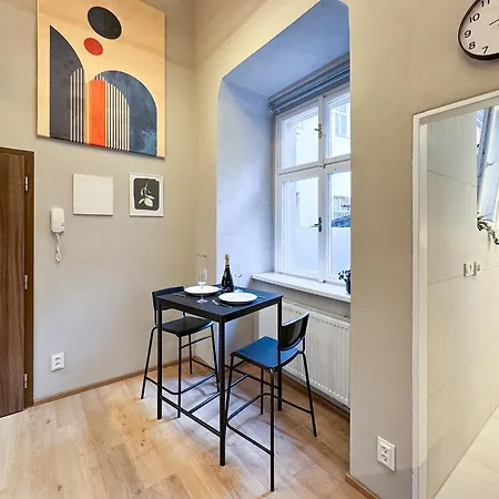 New Modern Art Loft Apartment, Center *