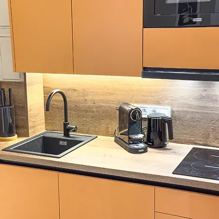New Modern Art Loft Apartment, Center דירה *