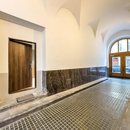 דירה New Modern Art Loft Apartment, Center *